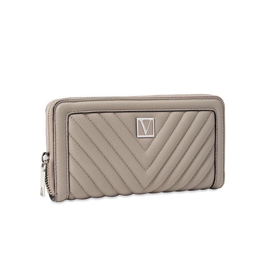 Гаманець VICTORIA'S SECRET - THE VICTORIA WALLET V-QUILT VELVET MUSK