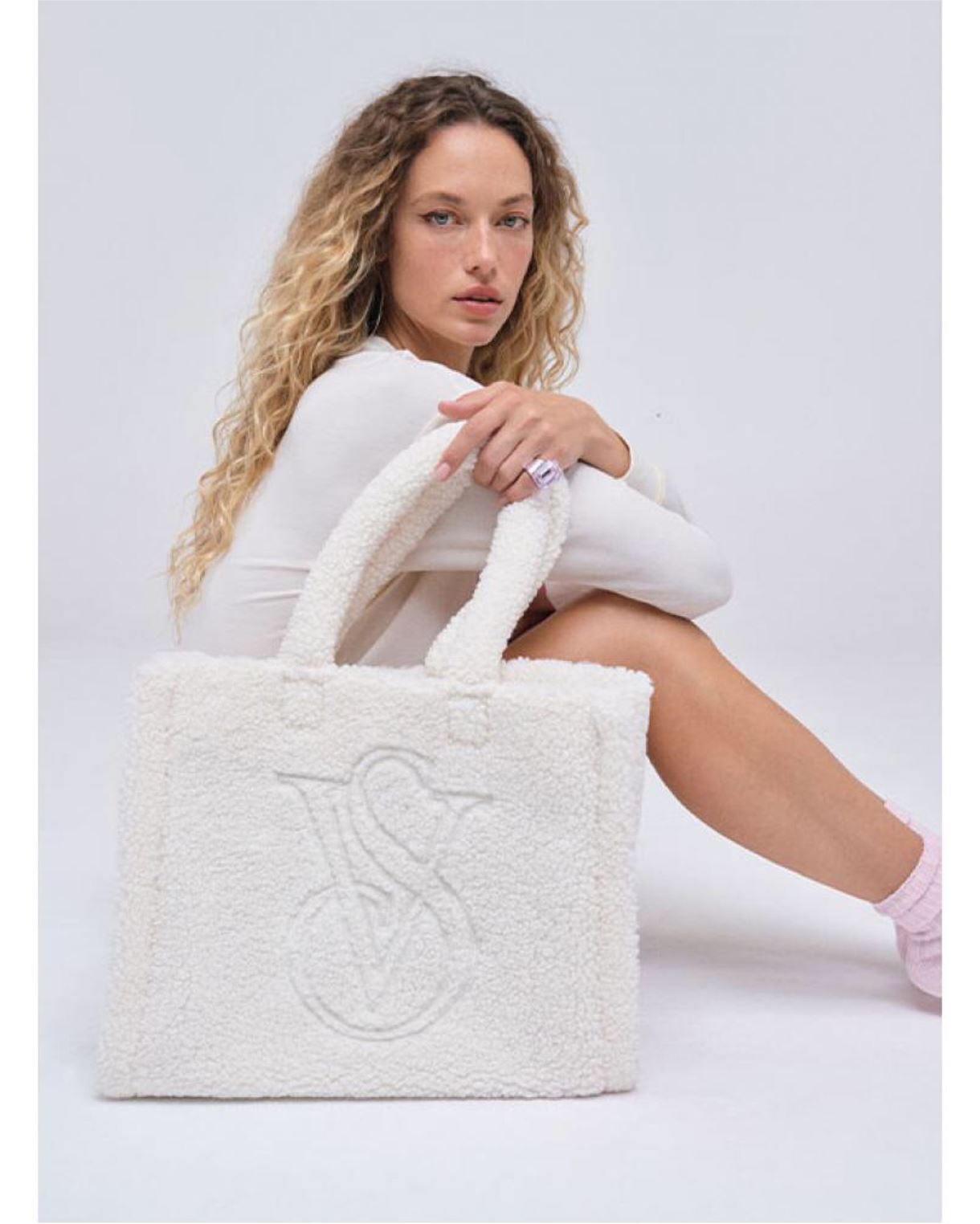 Плюшева сумка VICTORIA'S SECRET SHERPA TOTE