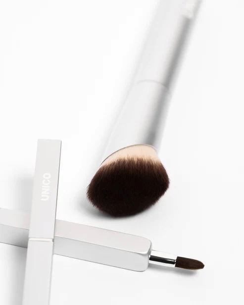 MAKEUP BRUSH blush&contouring UNICO - кісточка-пензлик для макіяжу